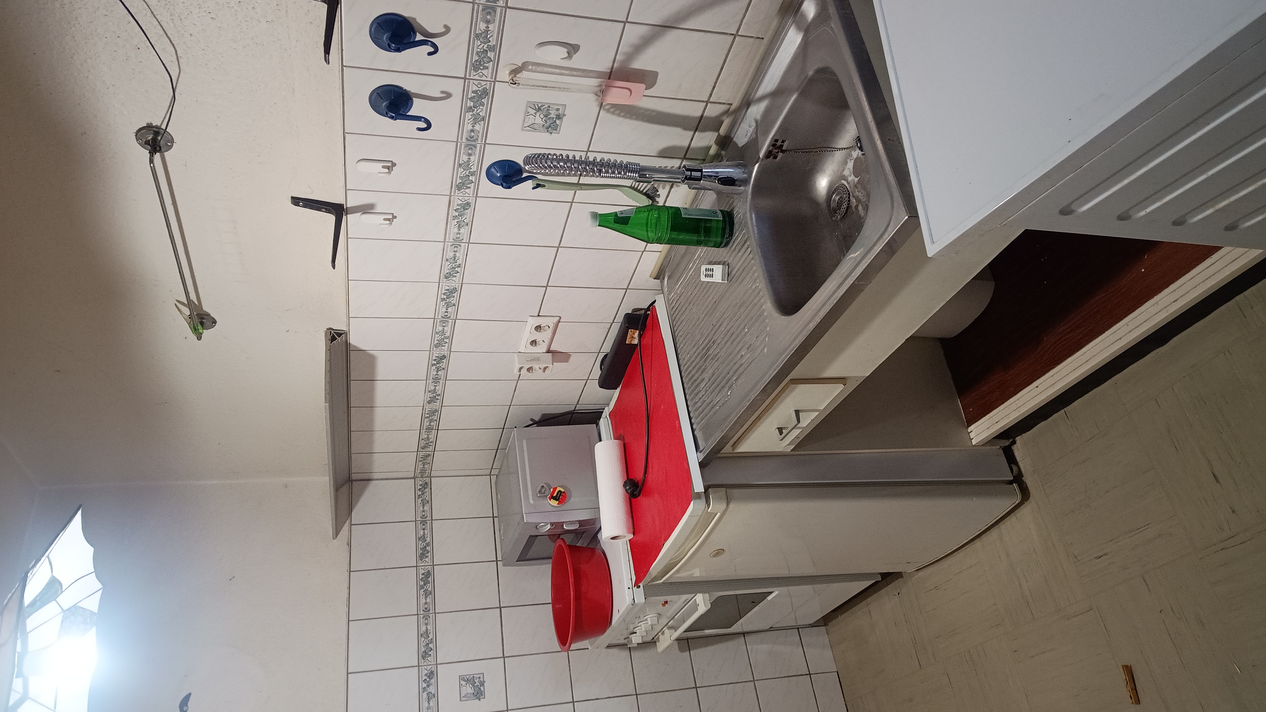 Alte Küche vor der Entrümpelung
