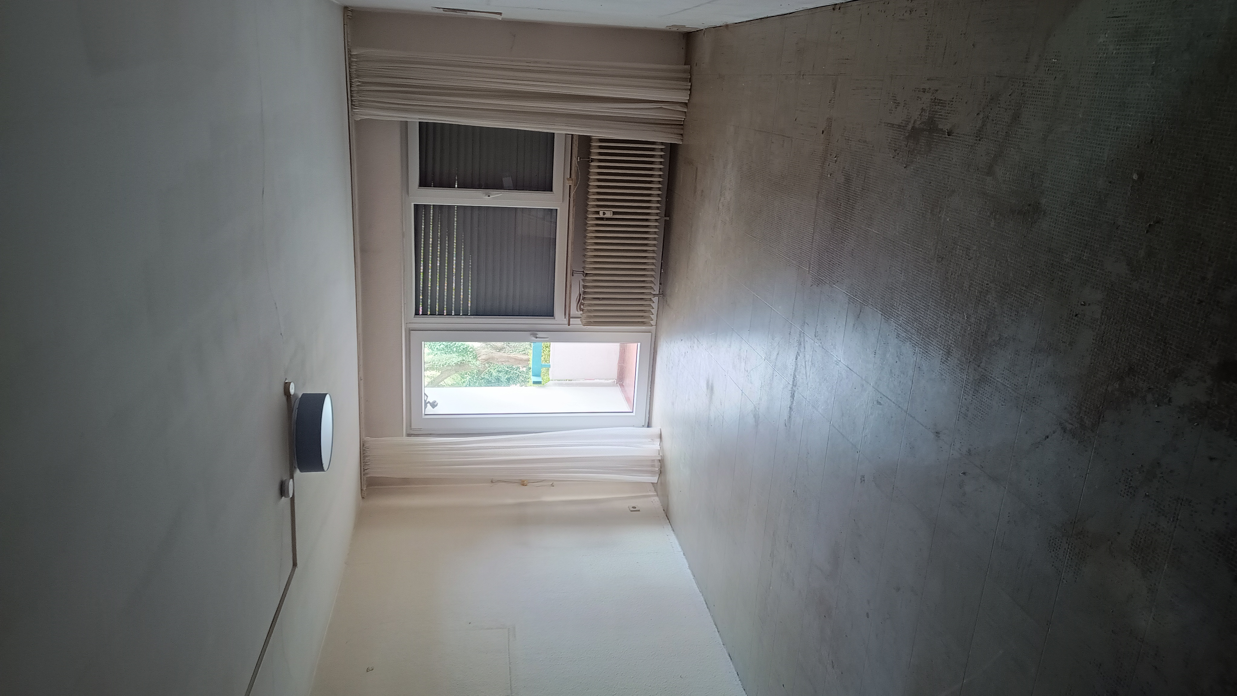 Zimmer nach der Entrümpelung in Köln – besenrein